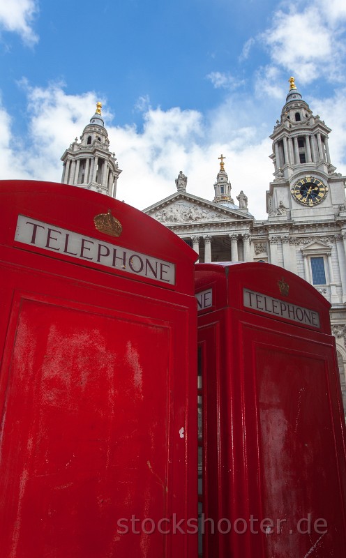 _MG_1057_stpaul.jpg - british telephone box and St.Pauls