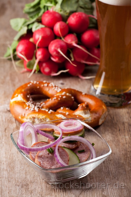 _MG_5386_wurstsalat.jpg - bavarian salad of strips of sausage