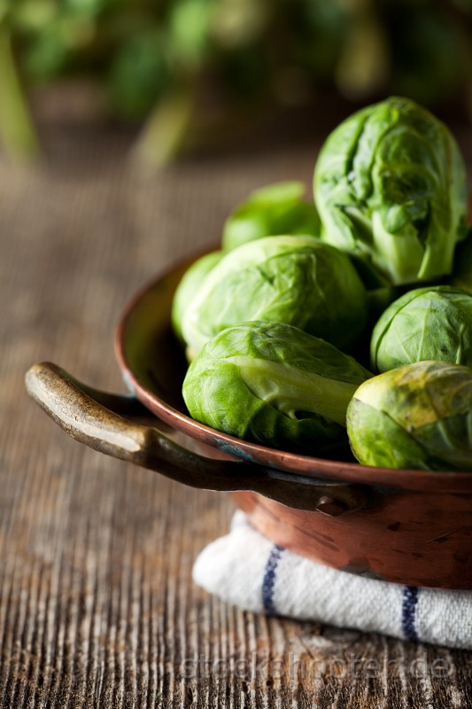 _MG_5444_rosenkohl.jpg - closeup of brussels sprouts