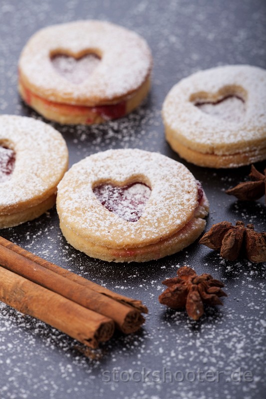 _MG_6387_plaetzchen.jpg - christmas cookies and sugar powder