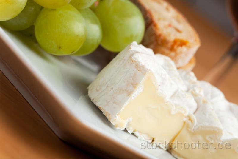 _MG_7697_cheese.jpg - camembert cheese and raisins