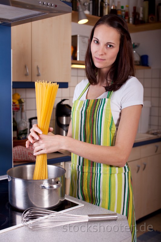 _MG_2242_cooking.jpg - woman cooking in the kitchen