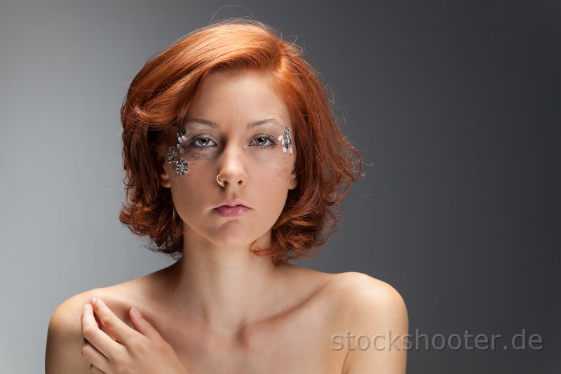 _MG_6159_look.jpg - portrait of a beautiful redhead